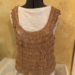sleeveless top
